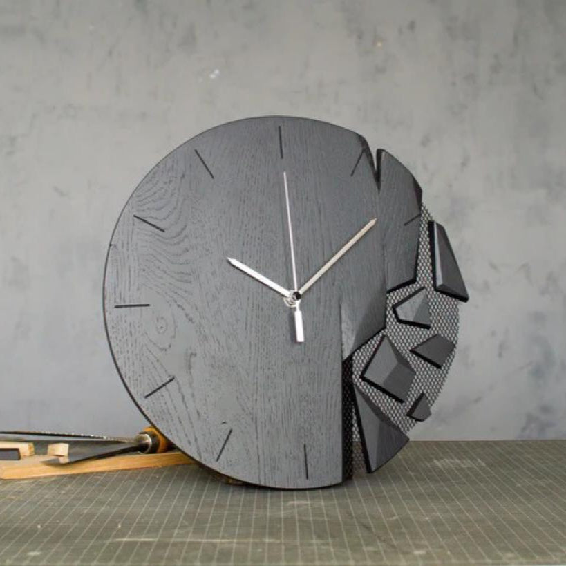 VREME monochrome wall clock